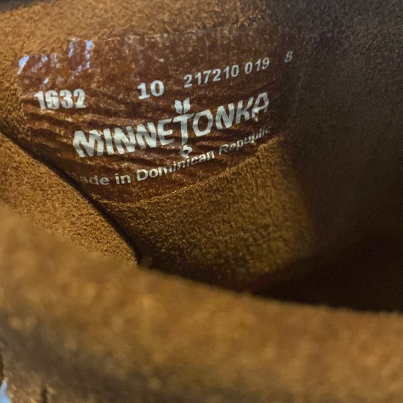 Minnetonka 3-Layer Fringe Boot - Picture 5 of 5